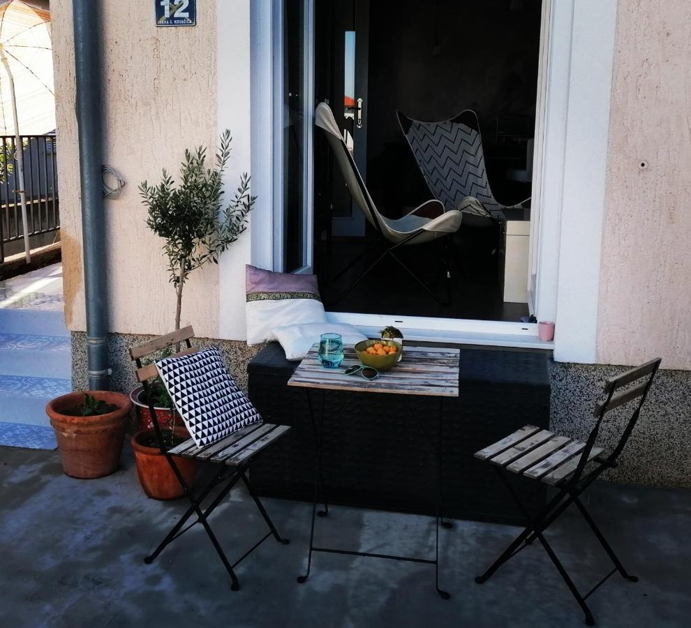 Häuschen am Meer Vodice Exterior foto